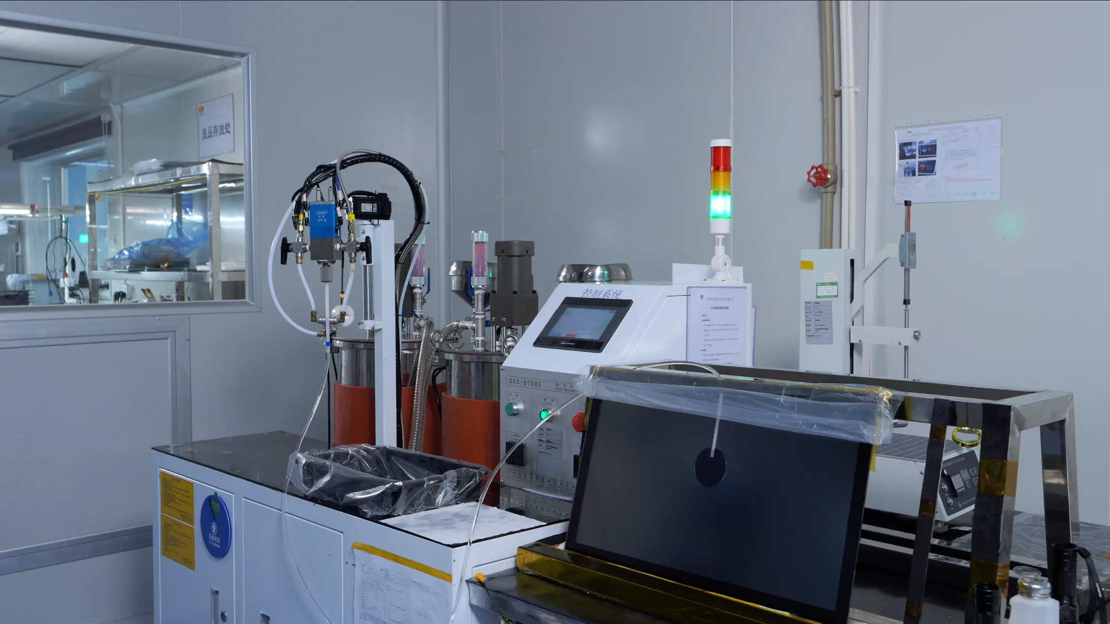 صورة إنتاج حقيقية لعملية Optical Bonding لدى Ever Glory